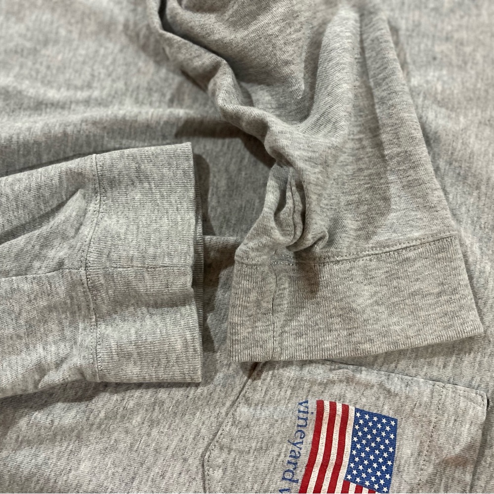 Two men’s Vineyard Vines tshirts GUC - Picture 3 of 11